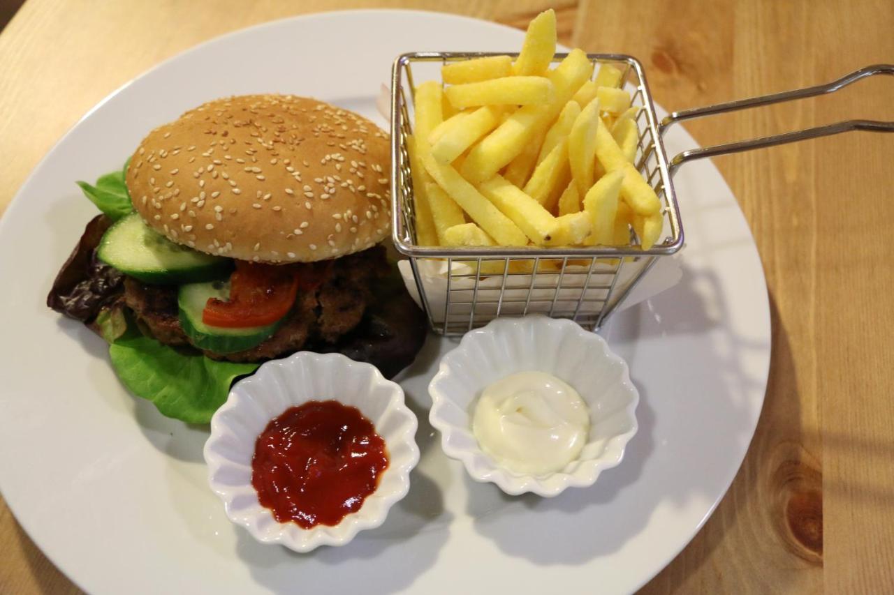 Hotel Restaurant Roessli Uetendorf ภายนอก รูปภาพ