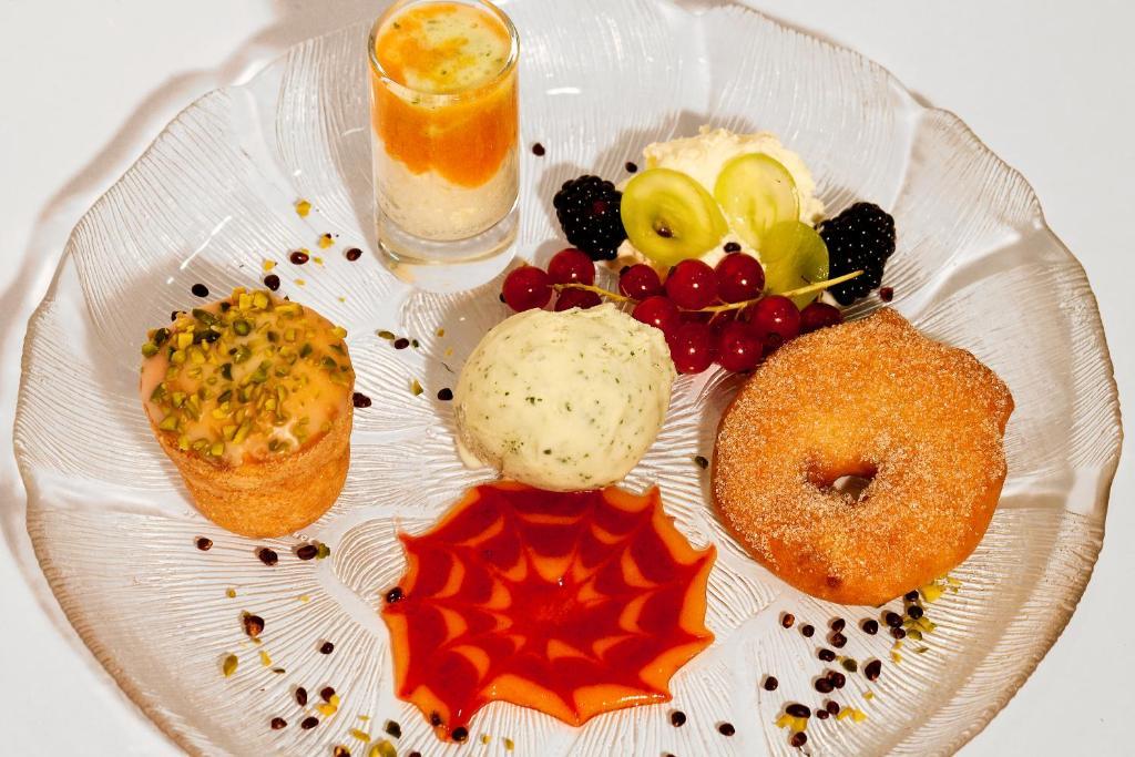 Hotel Restaurant Roessli Uetendorf ภายนอก รูปภาพ