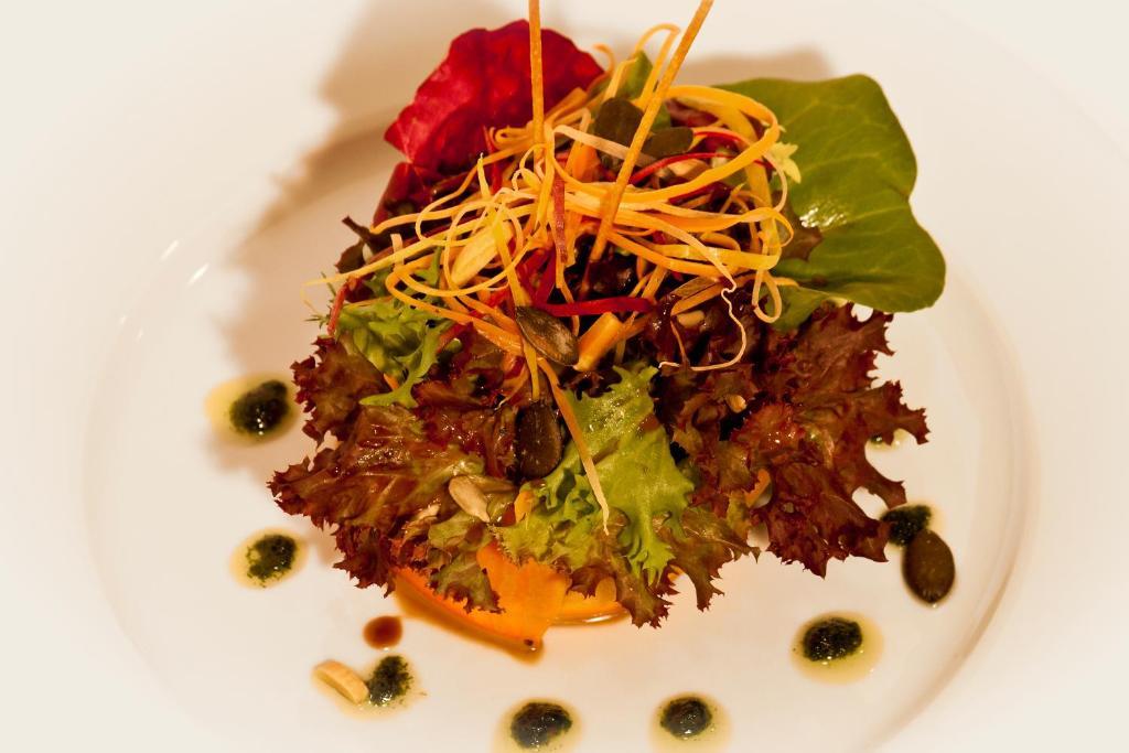 Hotel Restaurant Roessli Uetendorf ภายนอก รูปภาพ