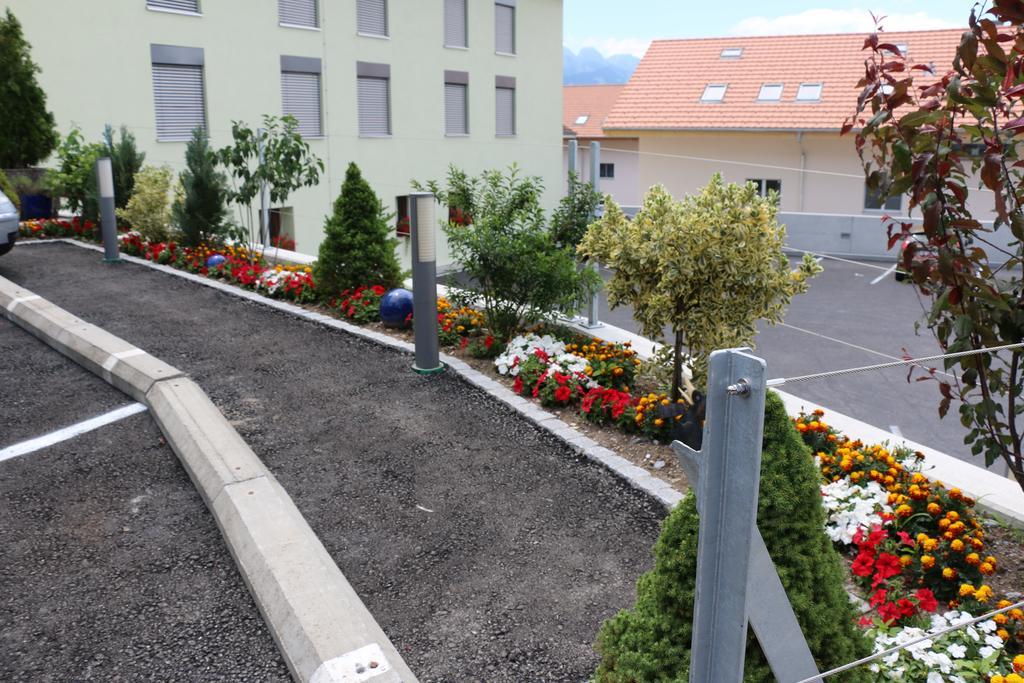 Hotel Restaurant Roessli Uetendorf ภายนอก รูปภาพ