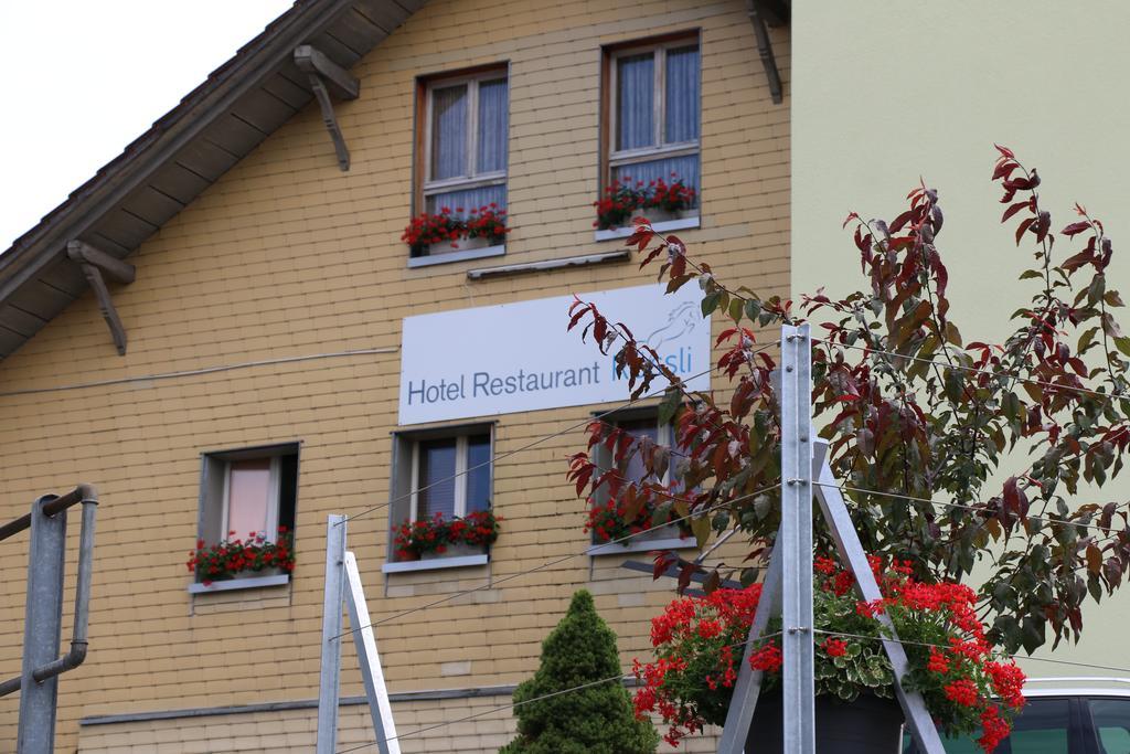 Hotel Restaurant Roessli Uetendorf ภายนอก รูปภาพ
